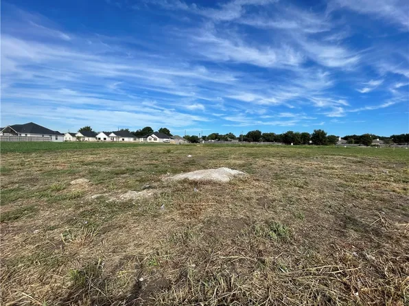 817 Forward Pass Dr, Hewitt, TX 76643