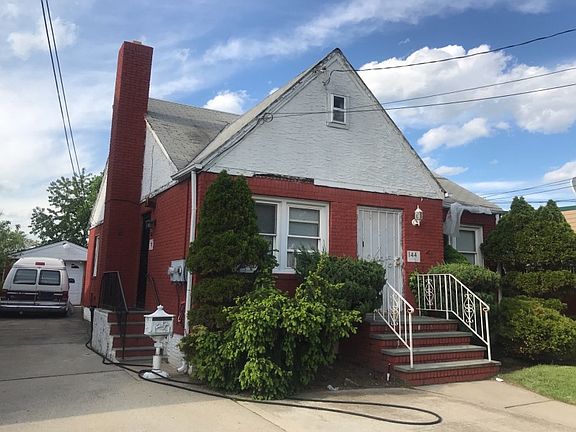 2nd image of 144 Oak St