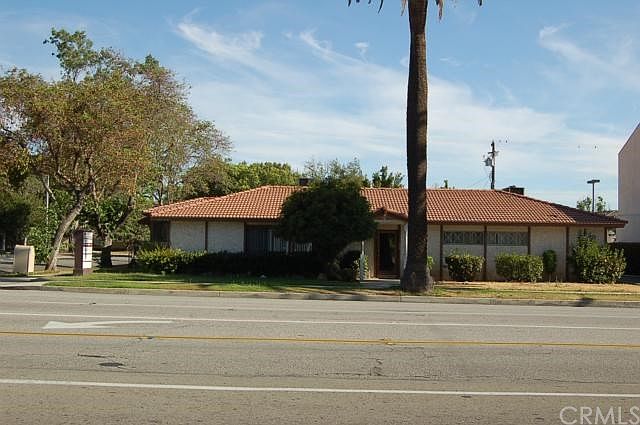 1st image of 300 W Badillo St