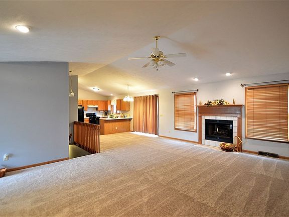 5th image of 8061 Hawkeye Ct