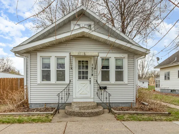 127 S Meridian St, Belle Plaine, MN 56011