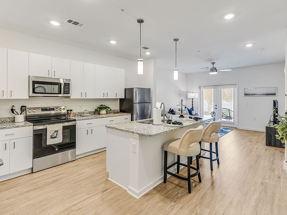 1st image of 1407 Sunset Creek Way SW #100