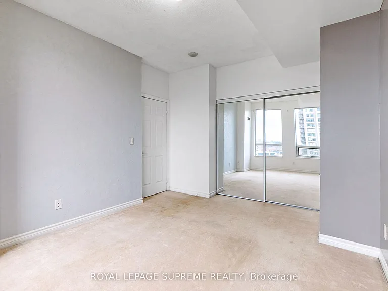 388 Prince Of Wales Dr #1505 — Photo 12
