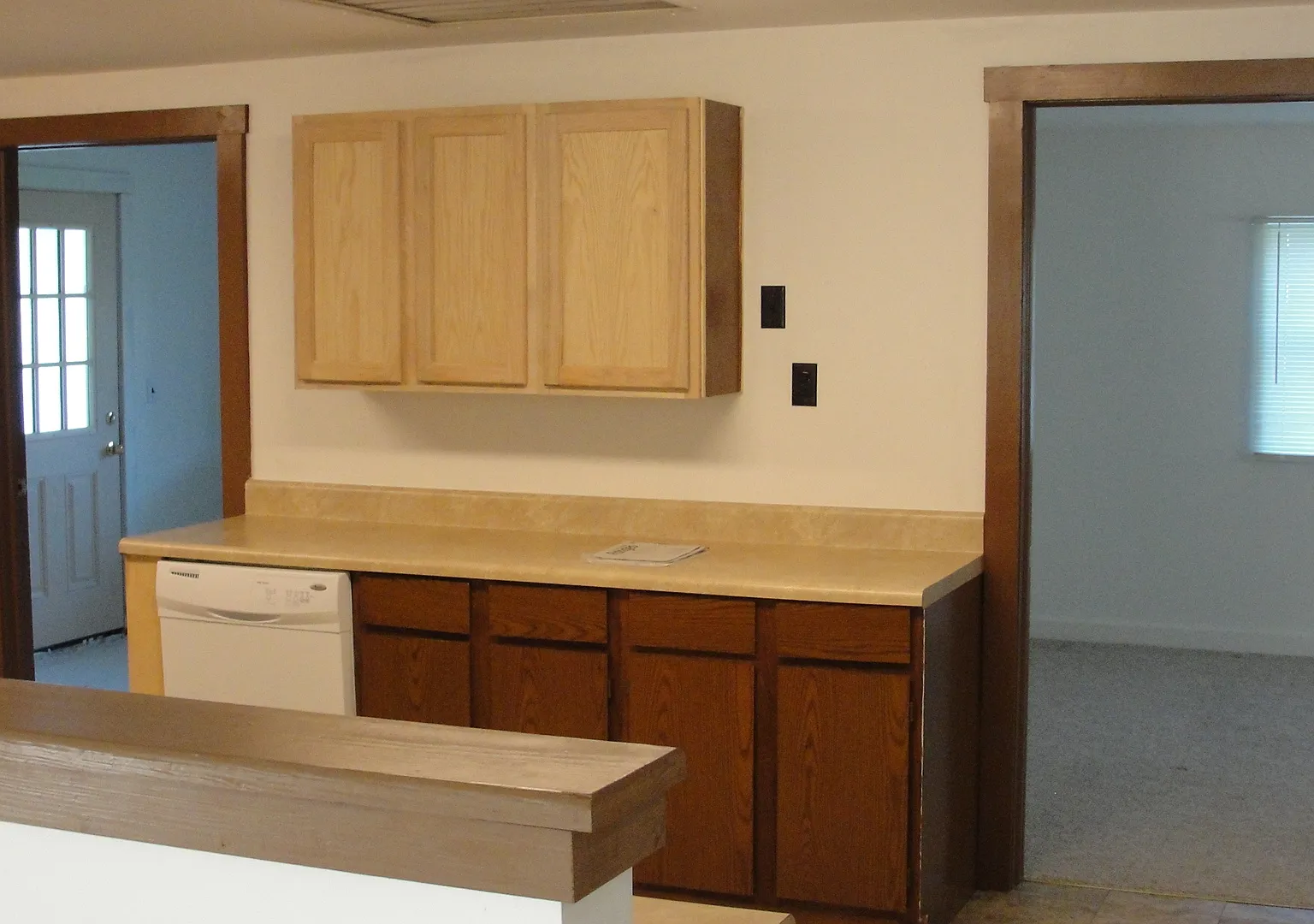 3 bed, 1600 sqft, $1,000 — Photo 3