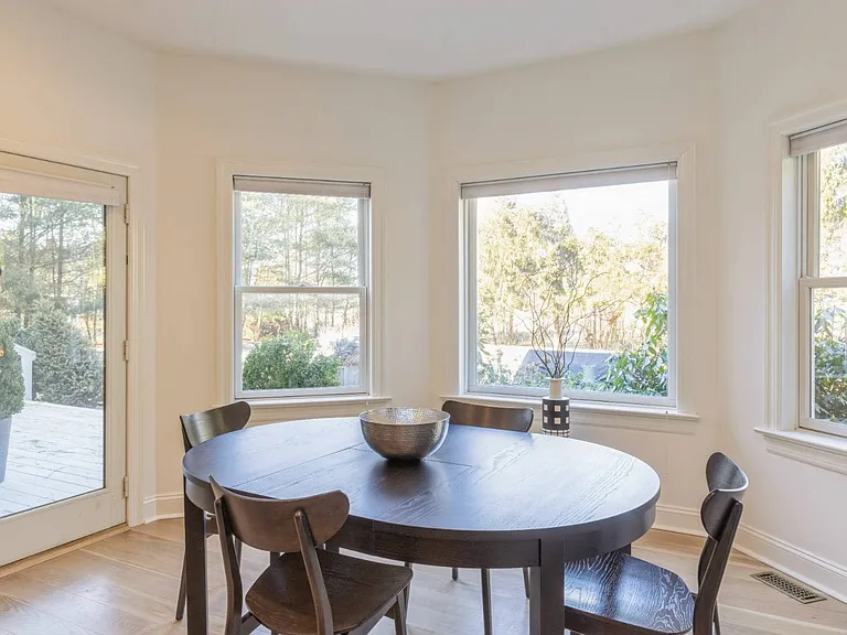 127 Mill Creek Close — Photo 8