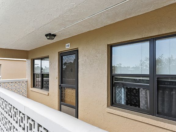 4th image of 5090 Bay St NE APT 316