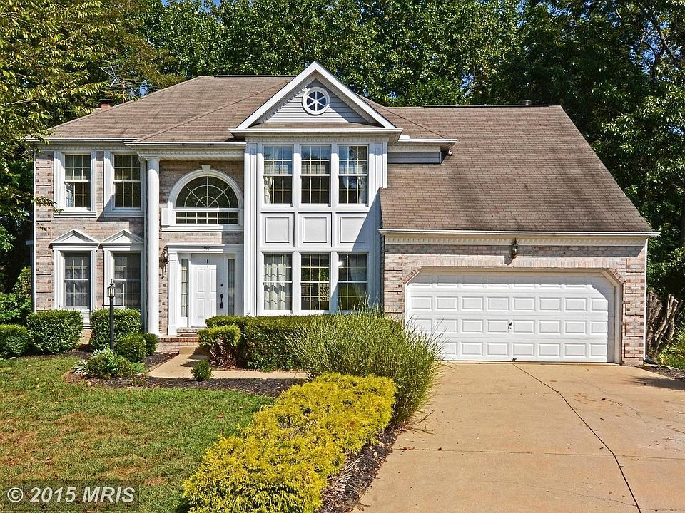 Stately Colonial Facade