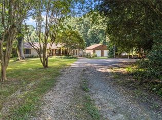 3751 W 100th Rd, Chester, VA 23831