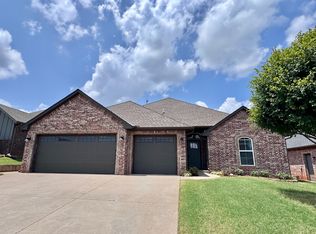 2433 Santa Monica St, Edmond, OK 73034
