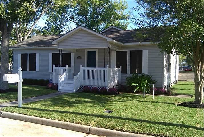 1st image of 1620 W Gulf St