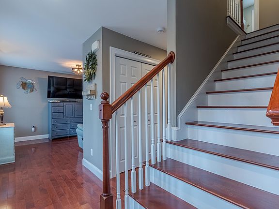 4th image of 18 Piscataqua Road