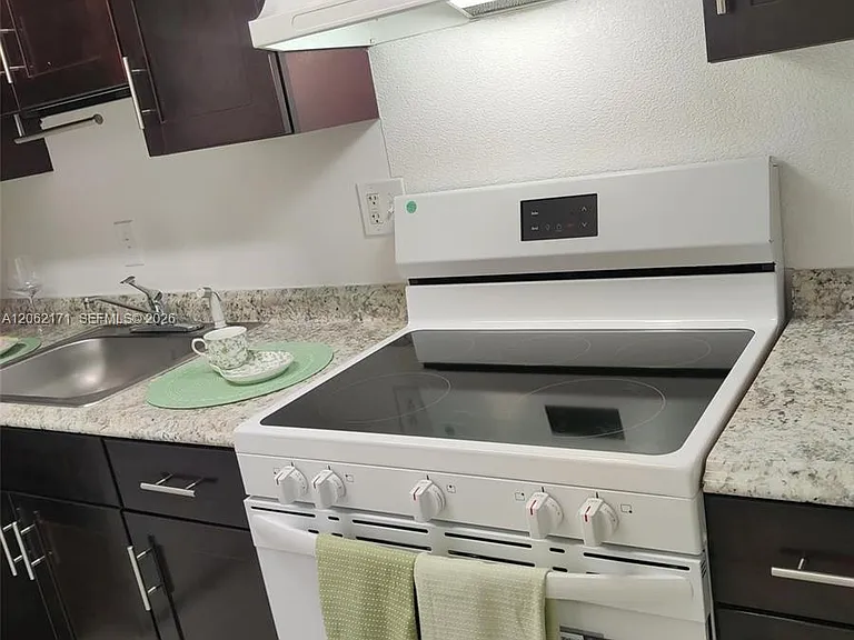 5970 NE 18th Ave #709 — Photo 4
