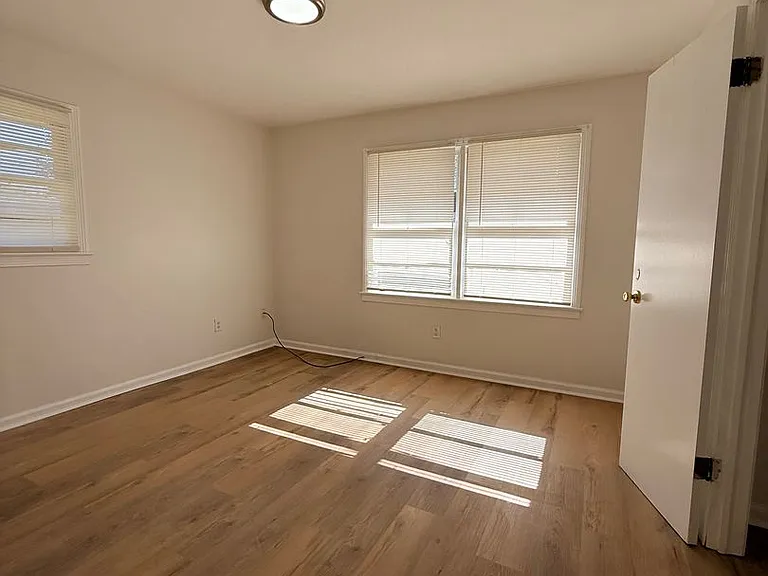 1817 Texas Ct — Photo 10