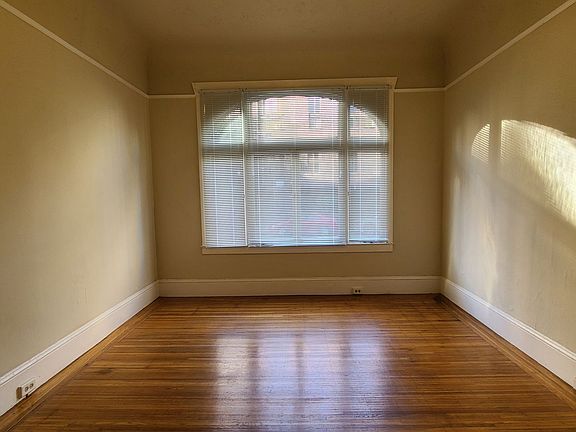 3rd image of 935 Pine St APT 1