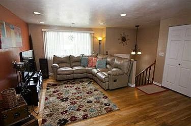 4th image of 88 York Dr
