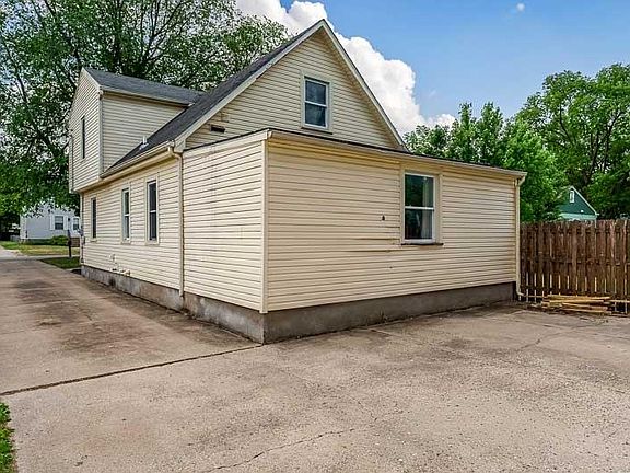 4th image of 210 McKinley Ave