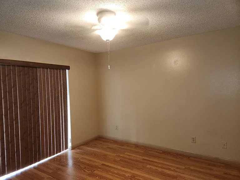 4608 SE 4th Pl #6 — Photo 10