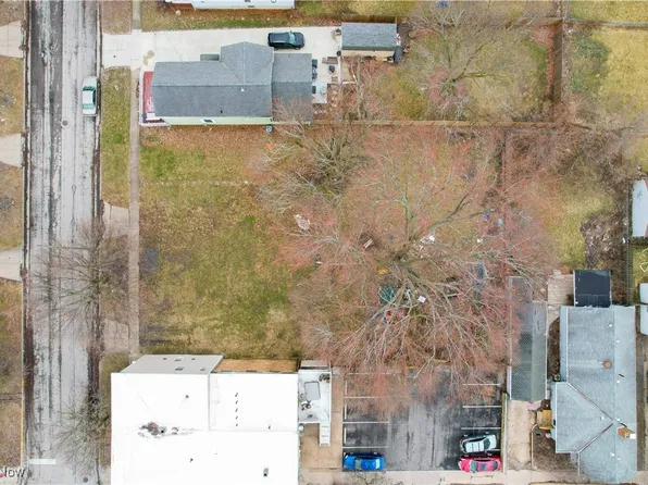 Pearl St, Sandusky, OH 44870