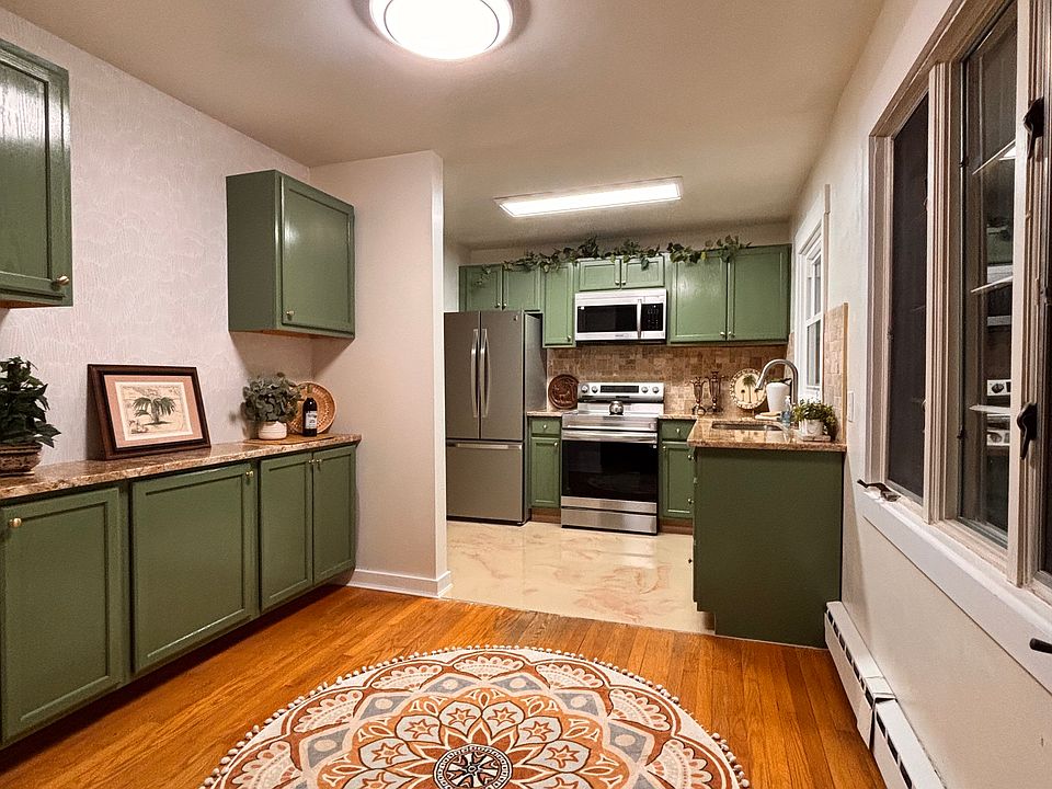 1st image of 127 Park Pl APT 1