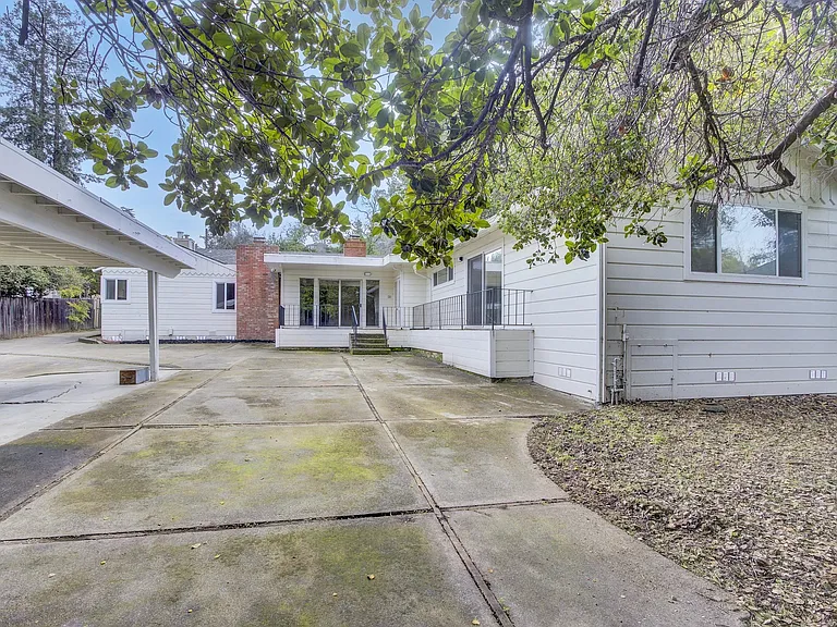 1290 Estudillo Ave #4 — Photo 25