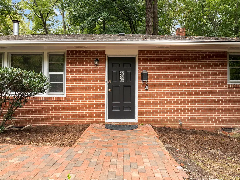 809 Ward St — Photo 37