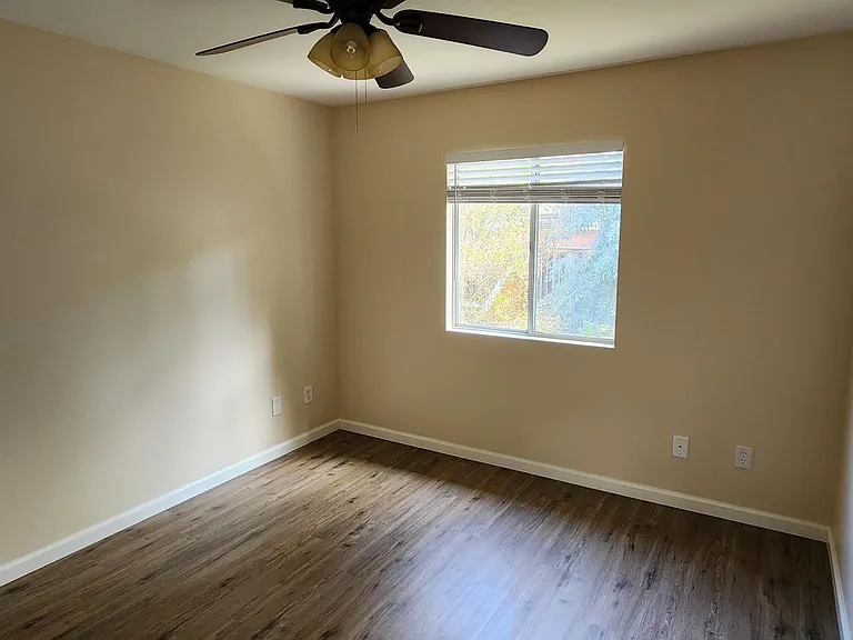 30067 Laurel Creek Dr — Photo 24