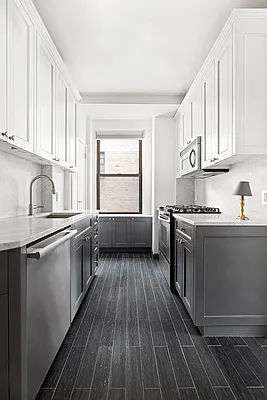 Sold by Compass | media 23