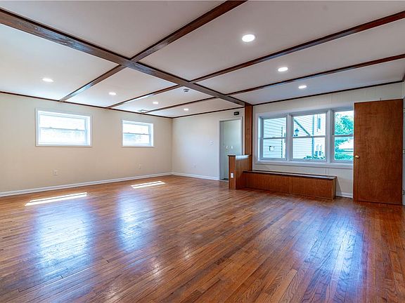 4th image of 6350 Robin Ln