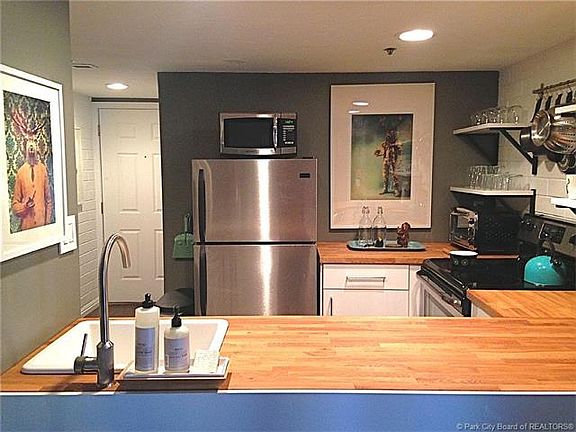 4th image of 2000 Prospector Ave #111