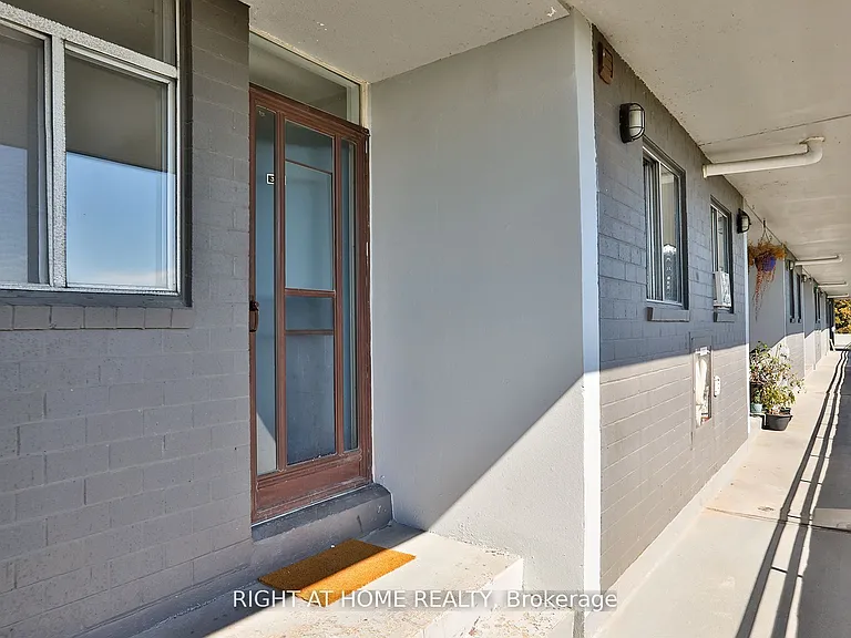 35 Sunny Glenway #302 — Photo 2
