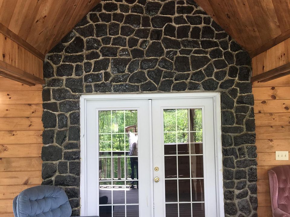 2nd image of 2263 Upper Rd