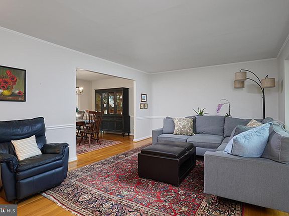 5th image of 629 Goldsborough Dr