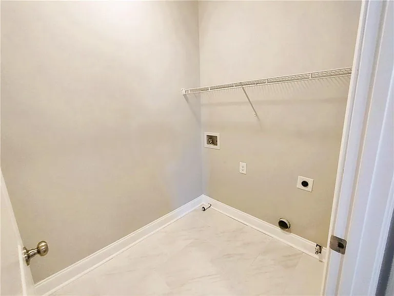 211 Creekway Xing SE — Photo 31