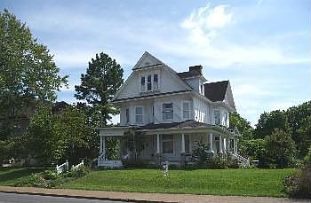 1st image of 709 Roan St N