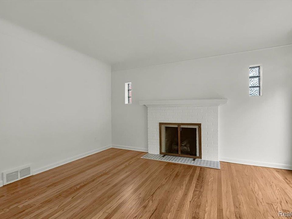 4246 Elmwood Ave, photo 4