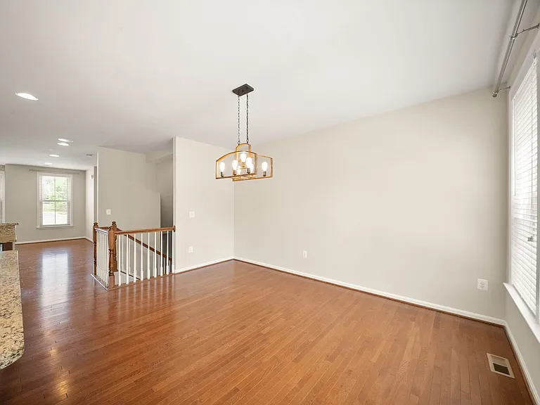 1431 Occoquan Heights Ct — Photo 10