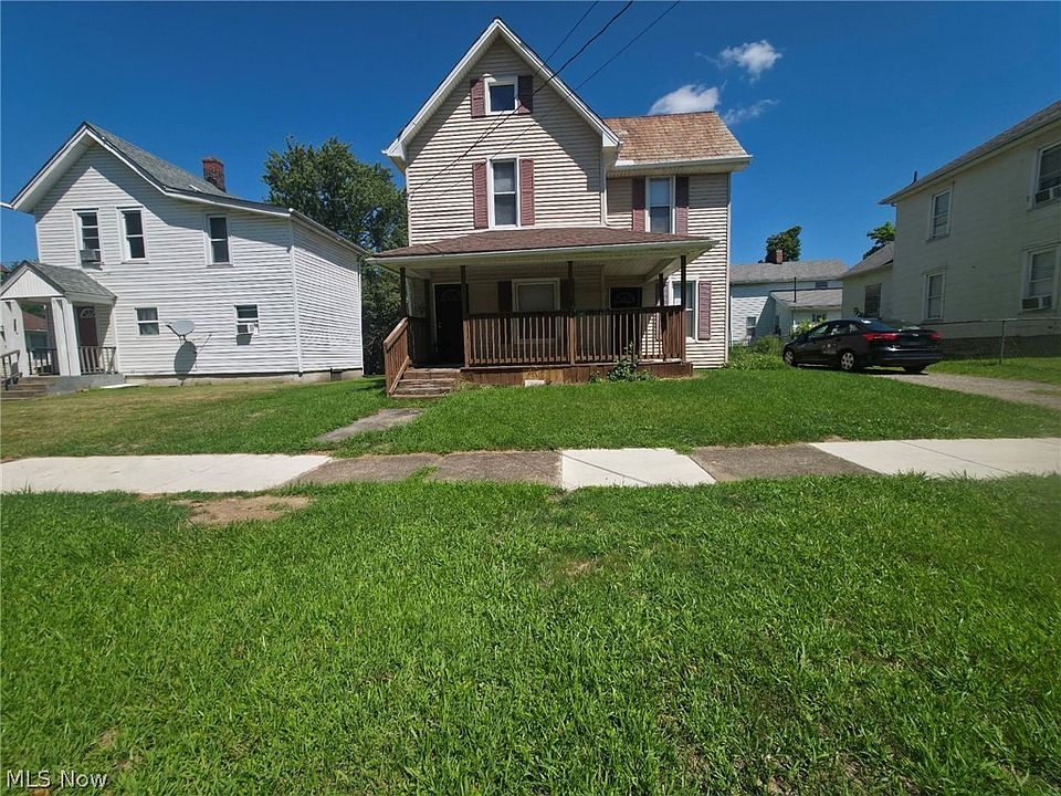 1st image of 1203 Woodland St NE
