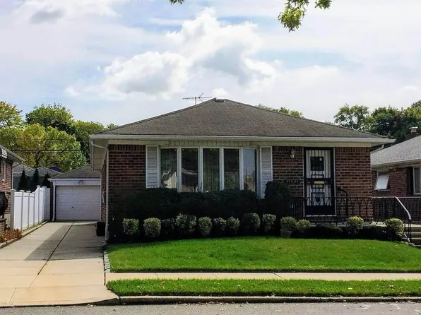 224-24 76th Rd, Oakland Gardens, NY 11364