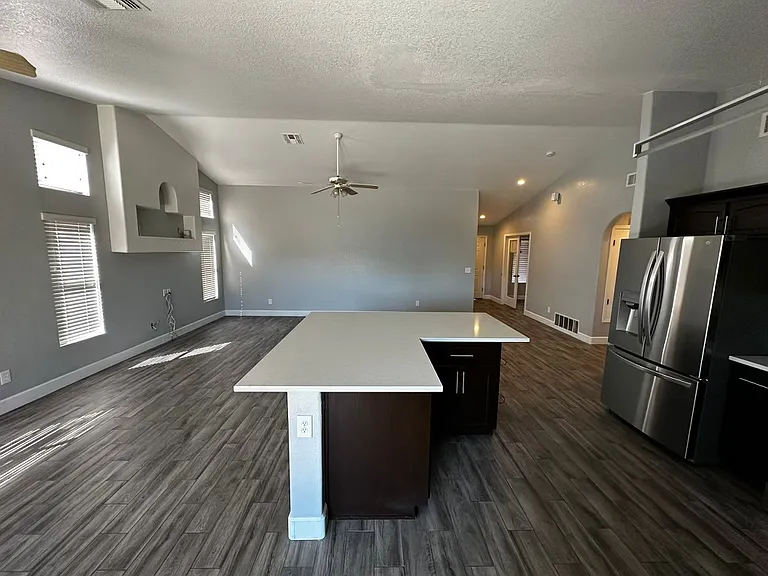 2150 N Saddlewood Ranch Dr — Photo 3