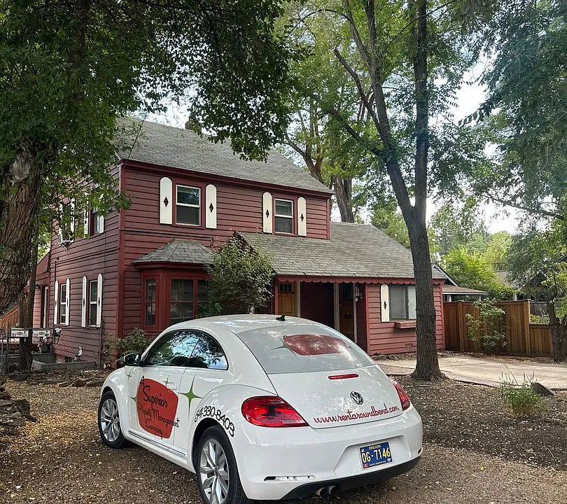 Georgia Ave, 717 NW - 00717-GEOR-00