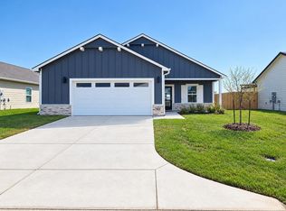 904 N Forestview Ct, Wichita, KS 67235