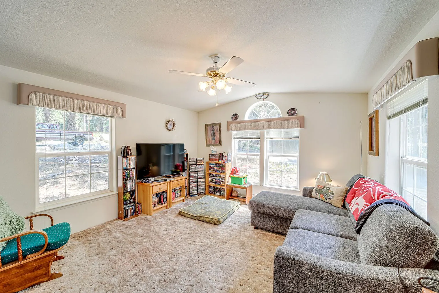 1 bed, 1.0 bath, 613 sqft, $2,483 — Photo 1