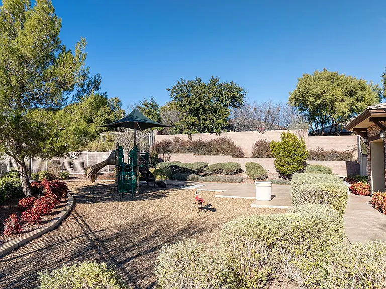10643 Tray Mountain Ave — Photo 39