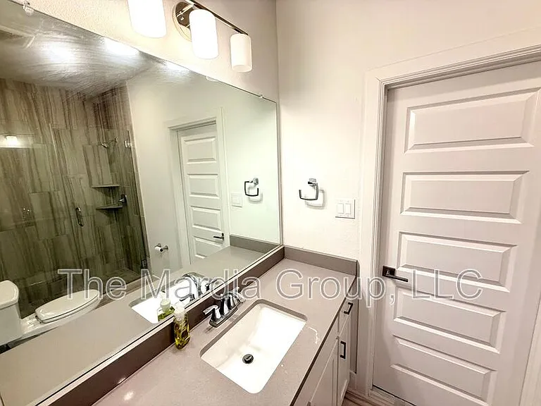 4916 Broadway Dr — Photo 20