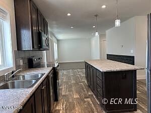 5th image of 4563 Spear St