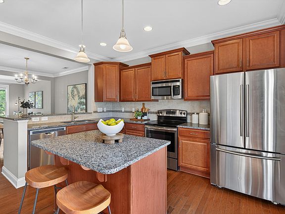 4th image of 1428 Providence Green Ln