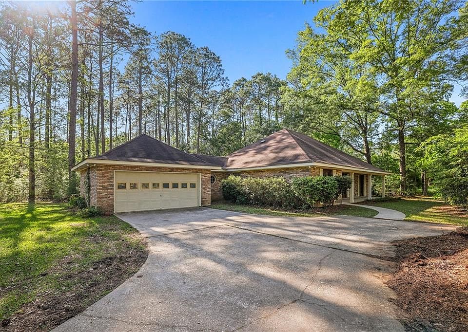 1st image of 105 Woodland Dr