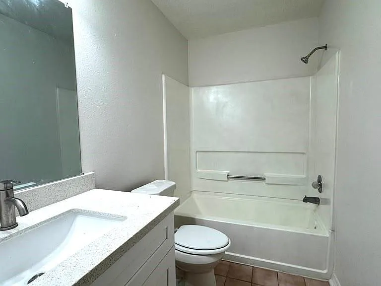 6422 Diamond Rock Dr — Photo 10