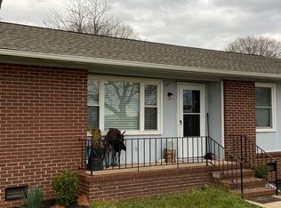 190 Kensington Dr, Spartanburg, SC 29306
