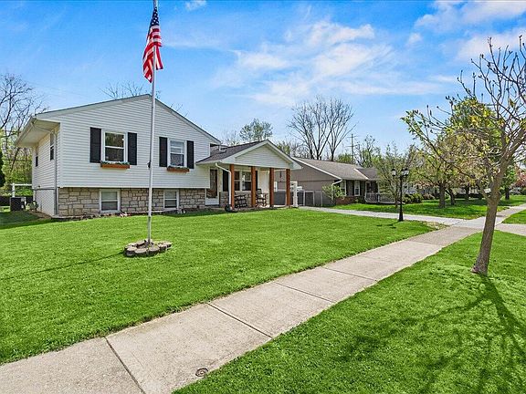 3rd image of 5054 Drivemere Rd